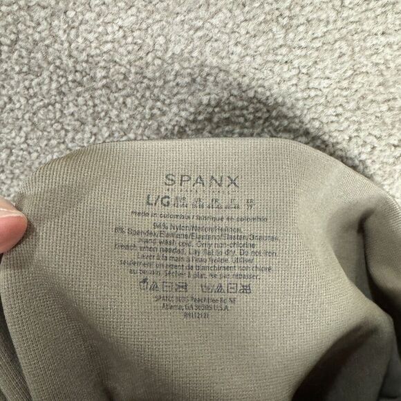 Spanx Look At Me Now Leggings Womens Size Large Green Camo High Rise Crop Gym - Picture 8 of 9